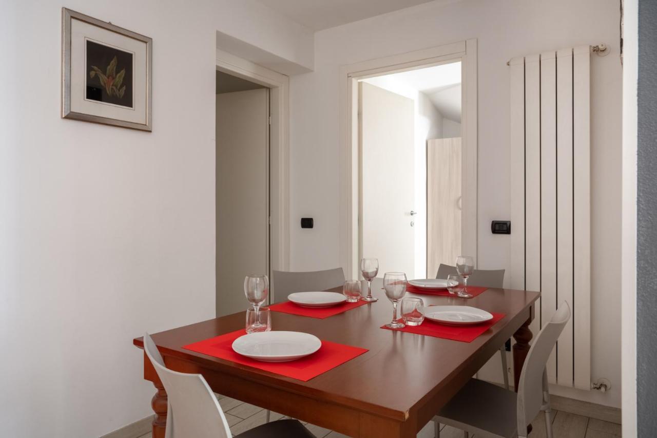 Appartamento Fabio'S Bnb Milano Esterno foto